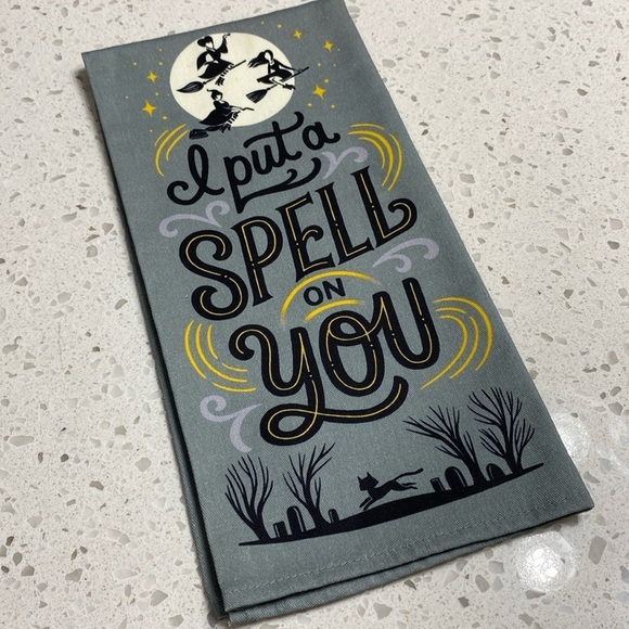 Hocus Pocus Halloween tea towel Grey/black/yellow witches cat Disney Hallmark - Picture 1 of 6